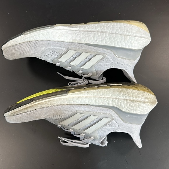 Men’s Adidas Ultraboost - Picture 7 of 9